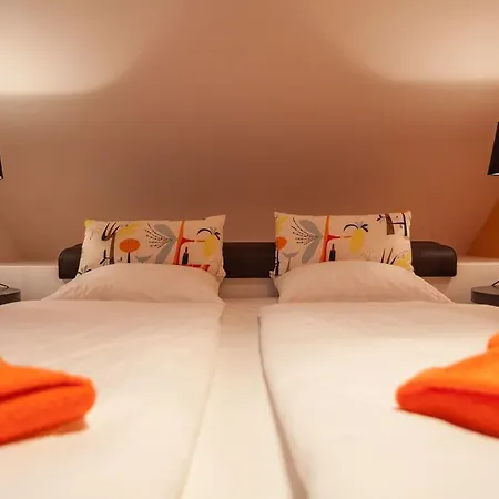 The House - Luxury *